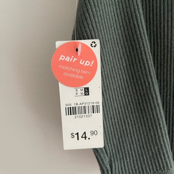 Ardene Ribbed Crop Tank Top - Picture 2 of 4